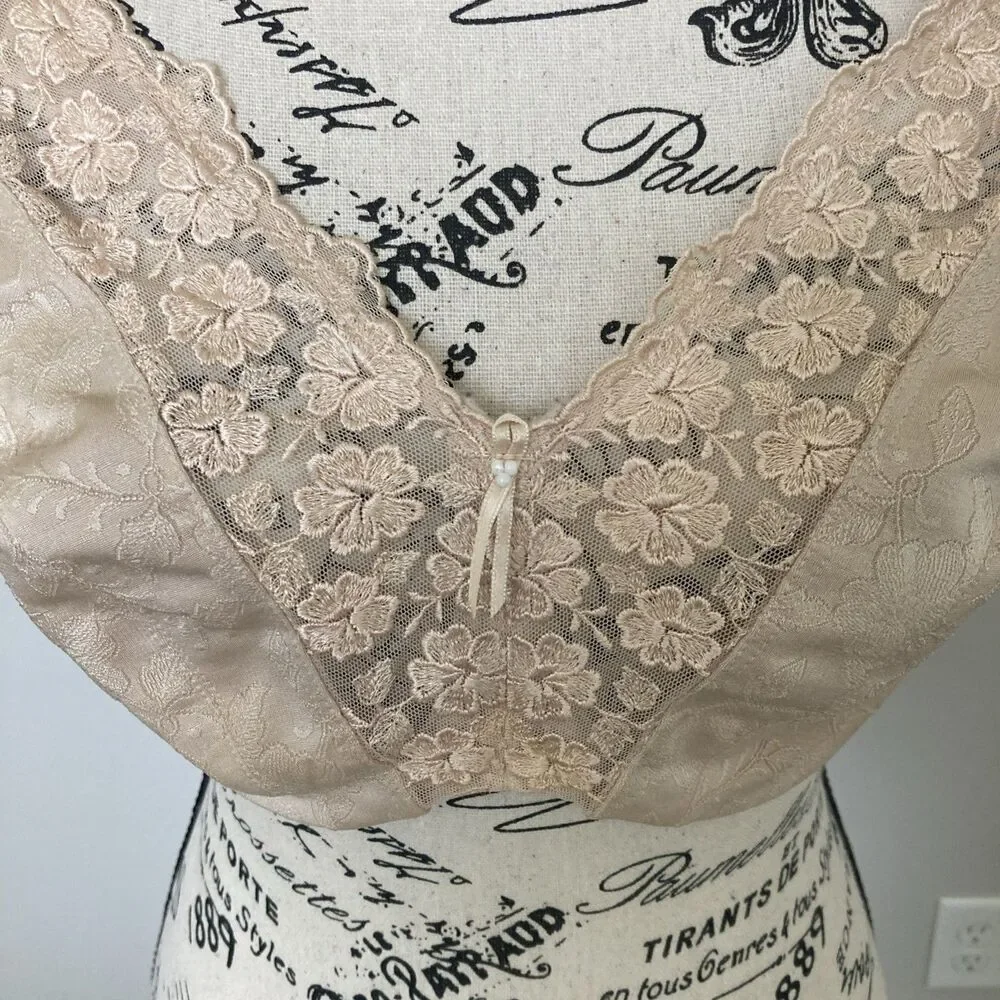 Wacaol Underwire Bra 40DD Beige Floral Lace Bow 858151